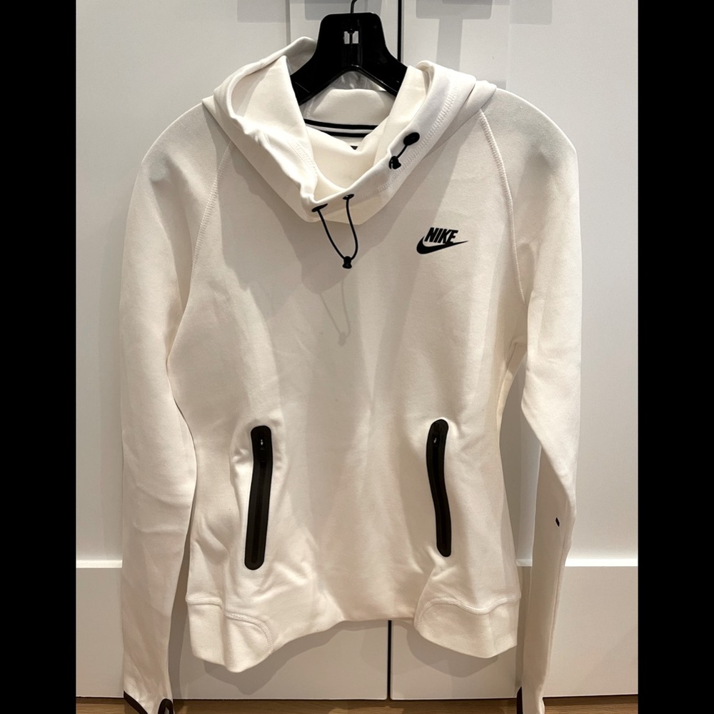 NIKE - Womens size M